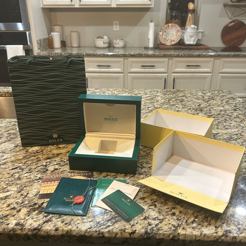 ROLEX Watch Box SA- Geneve Suisse 31.00.04 2pc Outer Box, Card, Tag, Bag, Manual